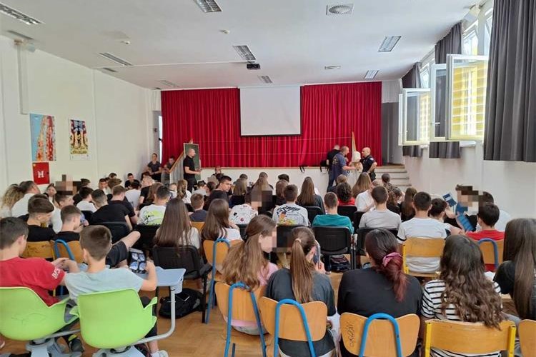 Slika /PU splitsko-dalmatinska 2022/Prevencija/os strozanac.jpg